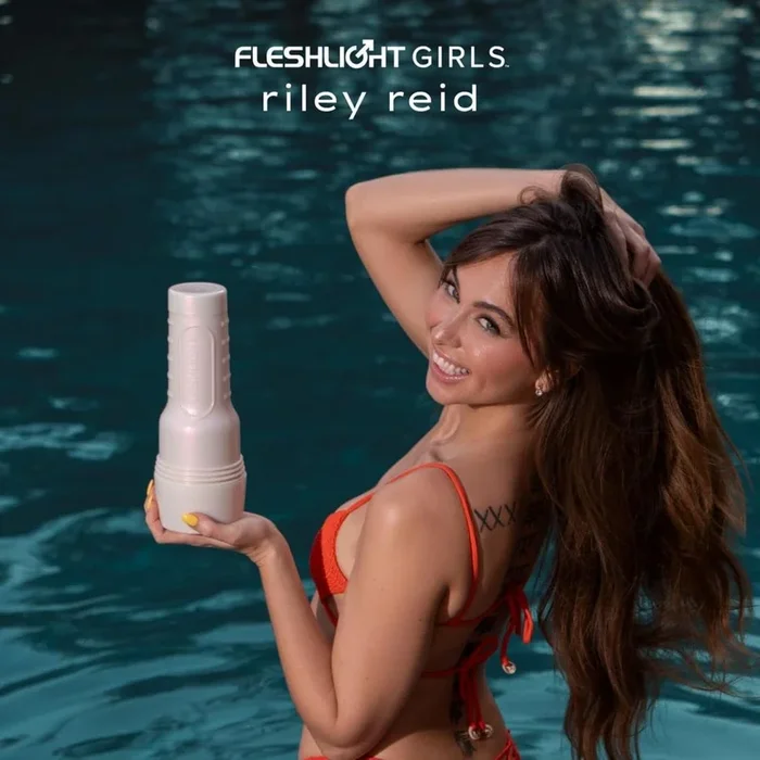 Fleshlight Riley Reid Utopia: Realistic Male Masturbator Sleeve