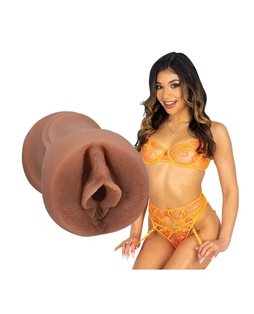 Signature Strokers – Xxlayna Marie